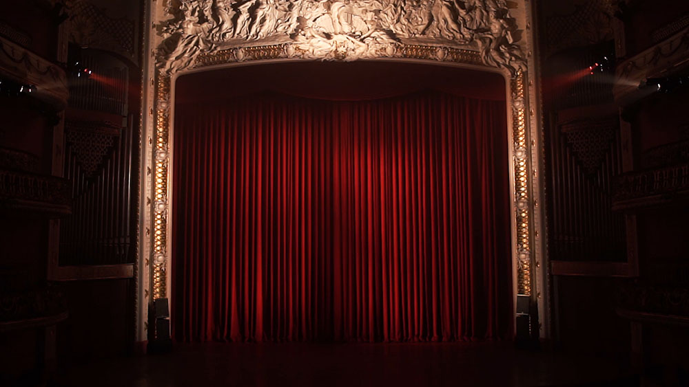 Foto do palco do Theatro Municipal