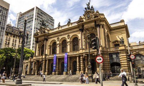 Foto da fachada do Theatro Municipal